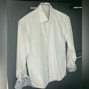 Perfect condition. Worn for an hour and dry cleaned. Robert Graham boys shirt